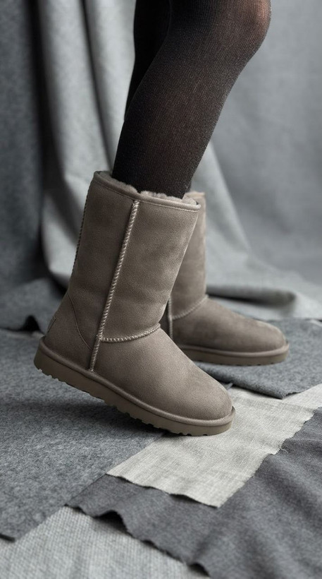 آگ ugg بلند
