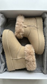 ugg آگ خز دار